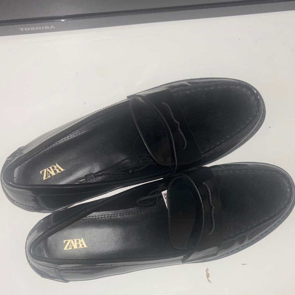 Zara Women’s Sleek Black Slip-On Loafers